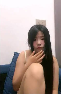 刚成年小学妹【糖崽乖乖】超嫩！粉嫩的鲍鱼 坚挺的大奶 逼毛稀疏 道具自慰~无套被操~