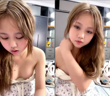 2024年6月，小学妹~【下海小萝莉】粉嫩~萌萌哒~泡沫沐浴，一看就是已经是个小荡妇了，刺激！