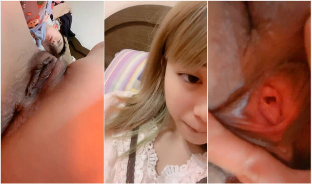 太叼了,當弟弟面紫薇,弟弟旁邊睡著,清純姐姐邊上挑逗,進被窩褕褕舔弟弟小JJ,長大看到壹定要幹姐姐