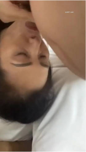 熟女阿姨吃鸡啪啪 身材丰满小贫乳 被大鸡吧无套输出 沉浸式享受爱爱